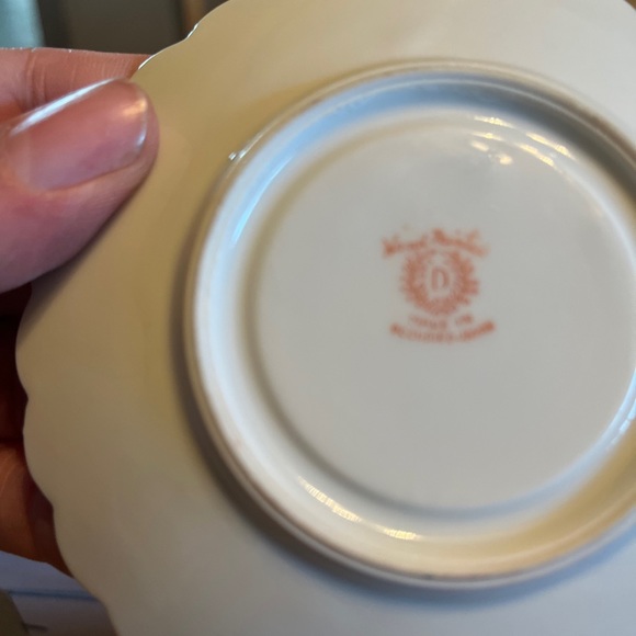 Vintage porcelain demitasse cup and saucer, gold trim handle painted from Japan - Picture 8 of 11